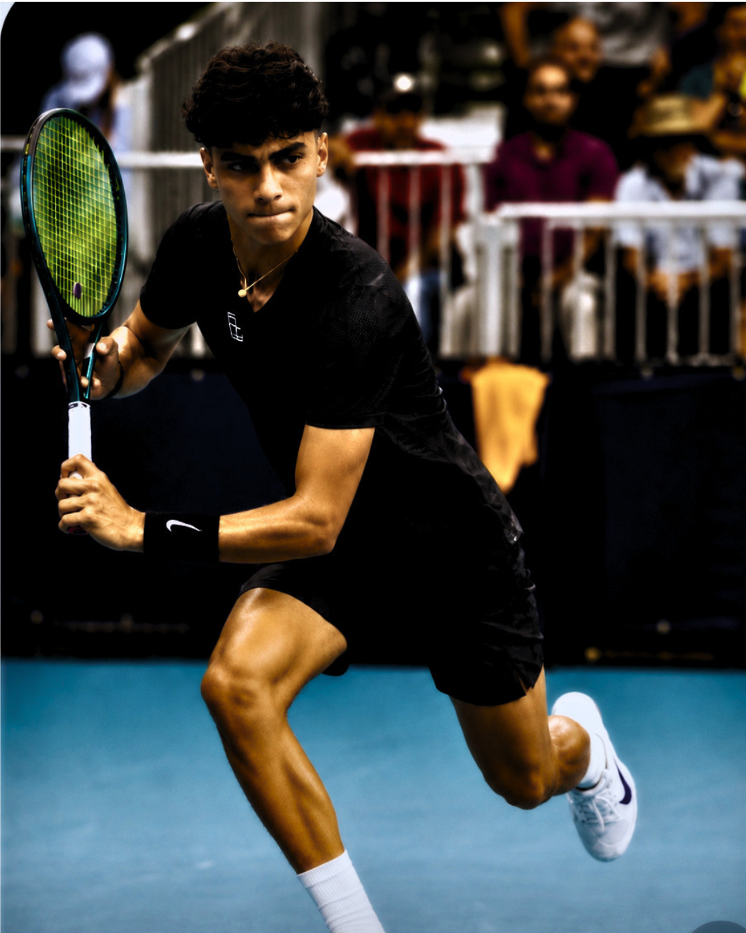 Retrato de Gustavo Xavier em quadra
